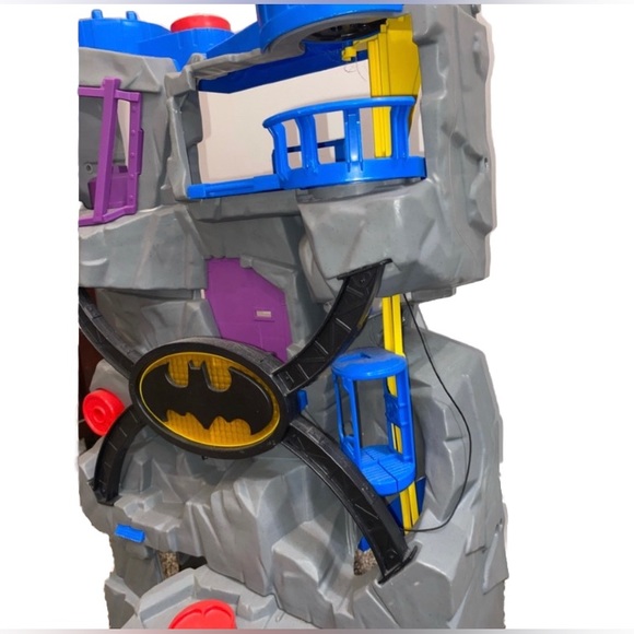 Imaginex- “Batman Lair” and Batmobile Playset - Picture 3 of 7